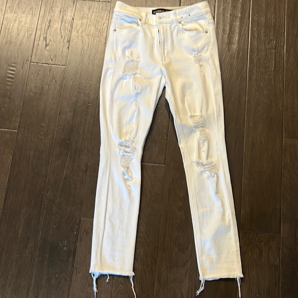 Ripped white skinny jeans